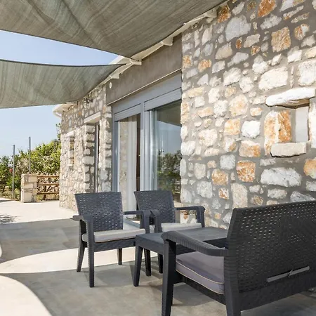 Κατάλυμα σε φάρμα The Stone House Naxos